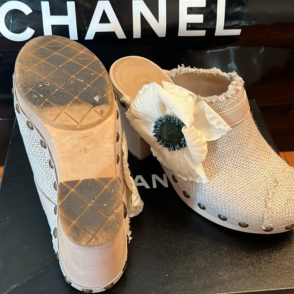 Runway Chanel Clogs Canvas Studded Camellia Flower Shoes Italy 38 - Picture 6 of 9